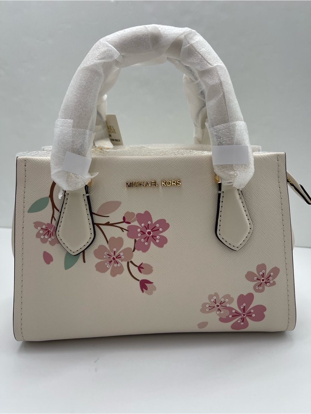 MICHAEL KORS Marilyn Sma Embellished Satchel Crossbody Messenger
Lt Cream
NWT - Picture 3 of 16